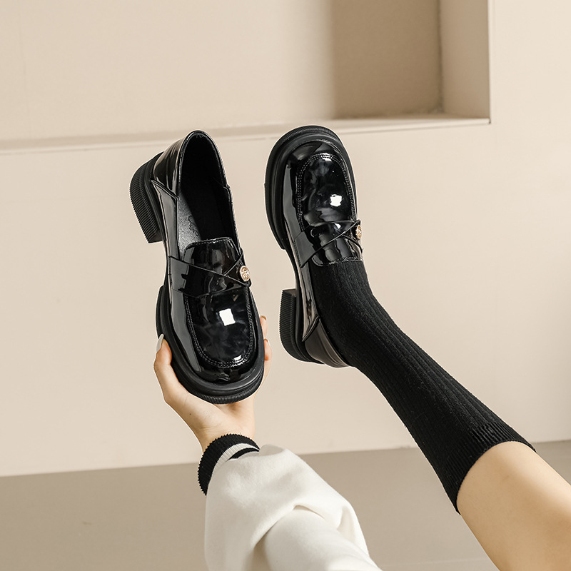 sheii Su Yinyin] Inner height increasing small gold coin thick bottom step heel lazy chunky heel loafers women's small leather shoes