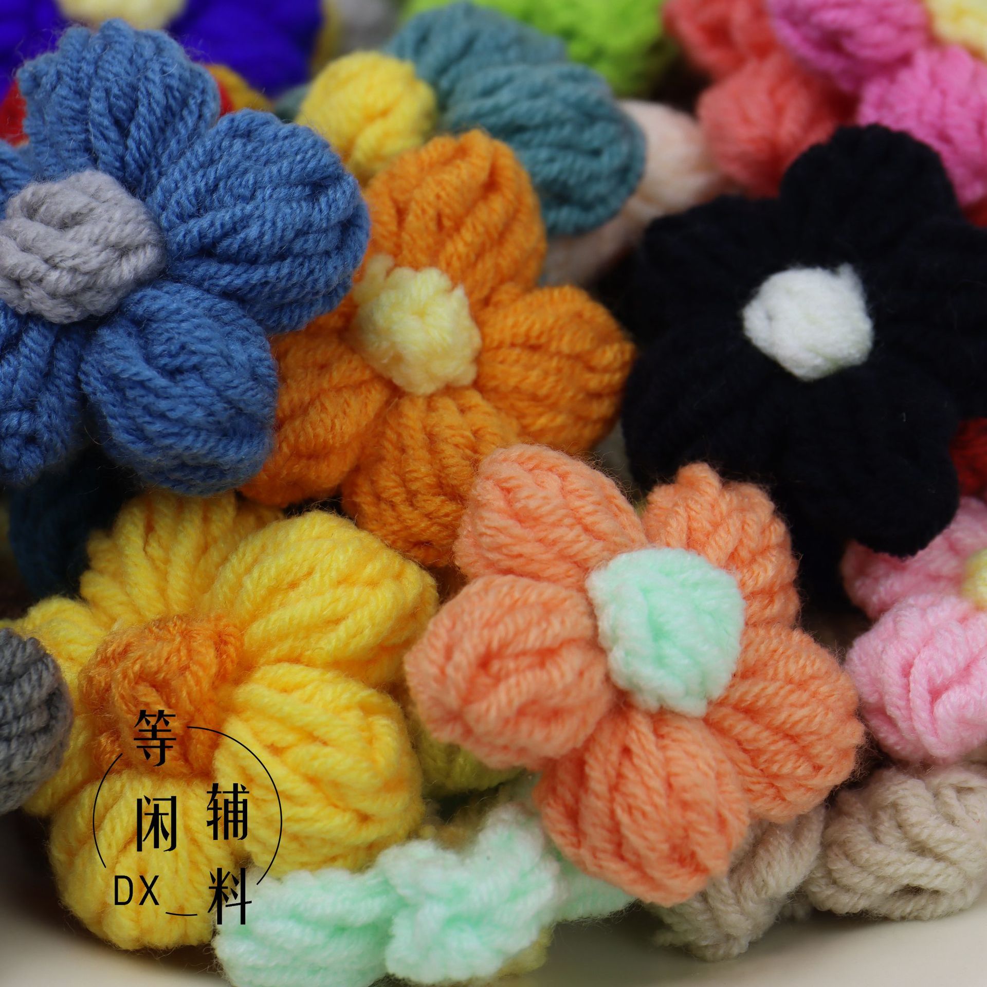 Cute Little Flower Wool Handmade Knitted Flower Brooch Little Red Flower Clothes Sweater Decoration All-match Pin Accessories Women