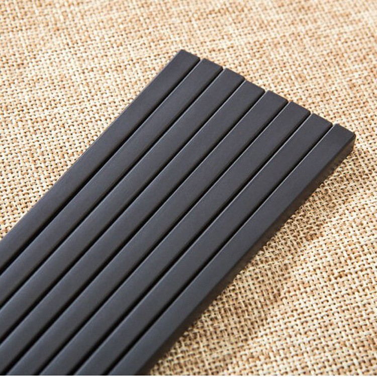 Factory wholesale black meal chopsticks non-slip mildew-proof special fast home Japanese pointed chopsticks restaurant catering alloy chopsticks