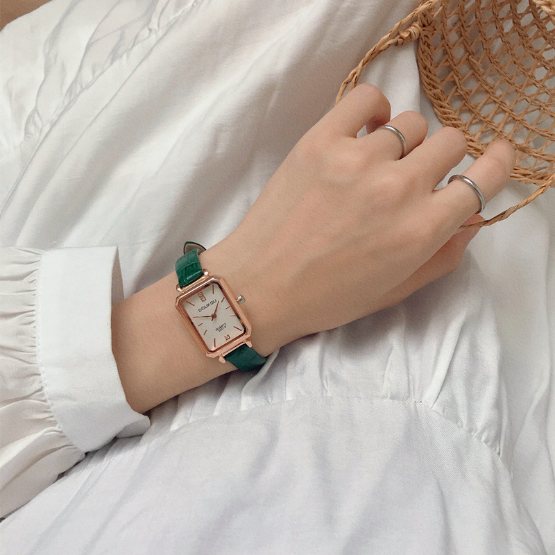 Vintage Niche Watch Women's ins Style Simple Elegant Square Mini Casual All-match Mori Style Hong Kong Style Women's Watch
