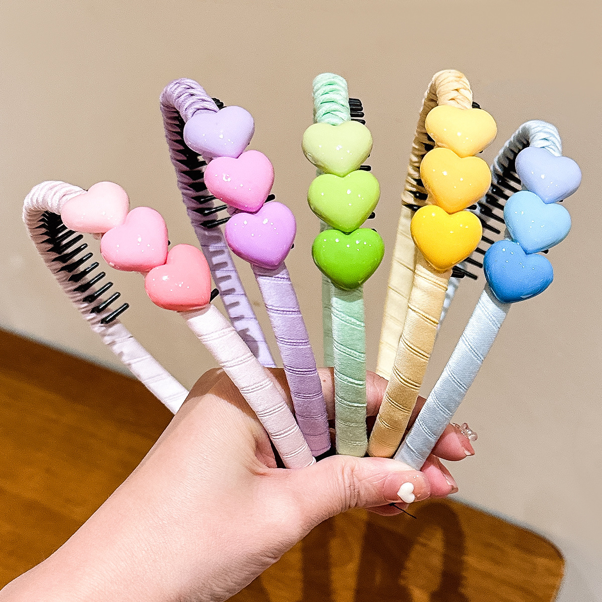 Children's cartoon toothed headband girls' broken hair finishing artifact cute non-hurt hairpin headdress non-slip hair pressing headband