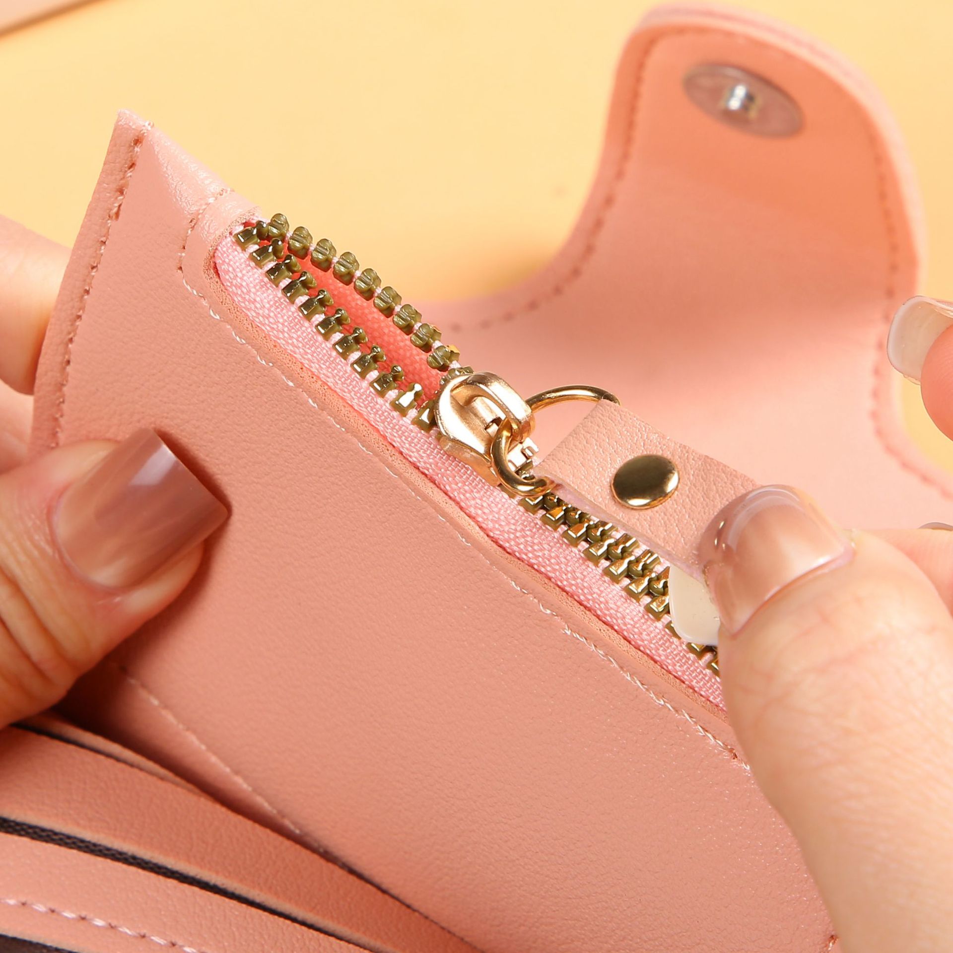 2023 new retro simple women's short wallet foreign trade women's short wallet multi-functional women's three-layer bag