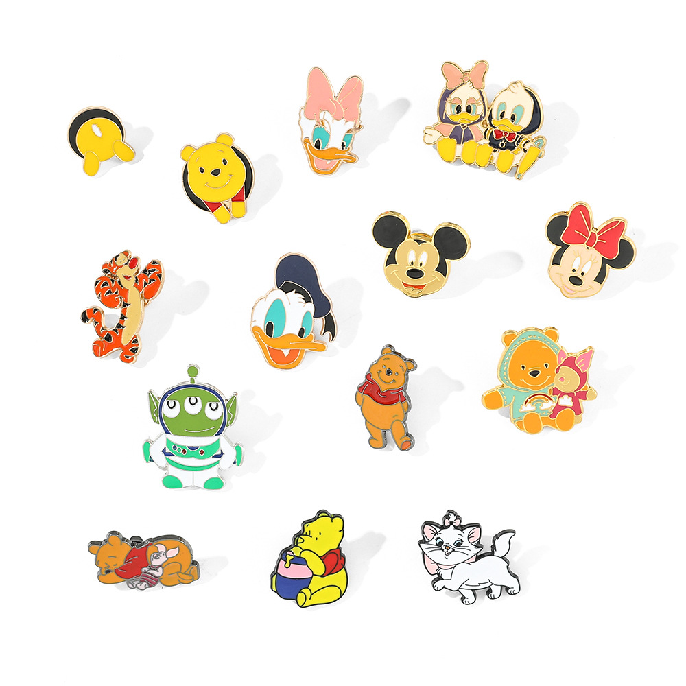 Disney Licensed Metal Badge Mickey Mouse and Donald Duck Winnie the Pooh Three-Eyed Character Brooch Wholesale