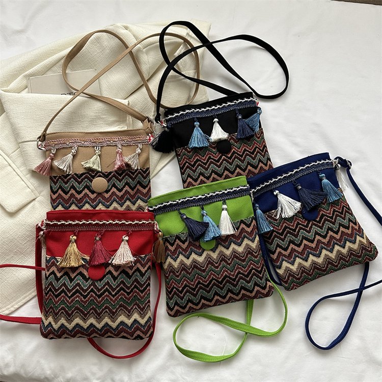 Ethnic style bag Women's Spring and Autumn New Chinese Yunnan travel holiday bohemian Embroidered Tassel Crossbody Hanfu bag