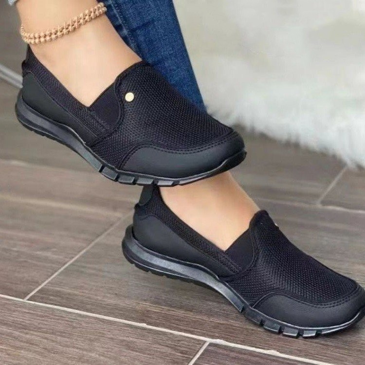 Cross-border Large Size 2023 Summer European and American Mesh Cover Foot Fashion Casual Travel Shoes Women's Slip-on Lazy Shoes