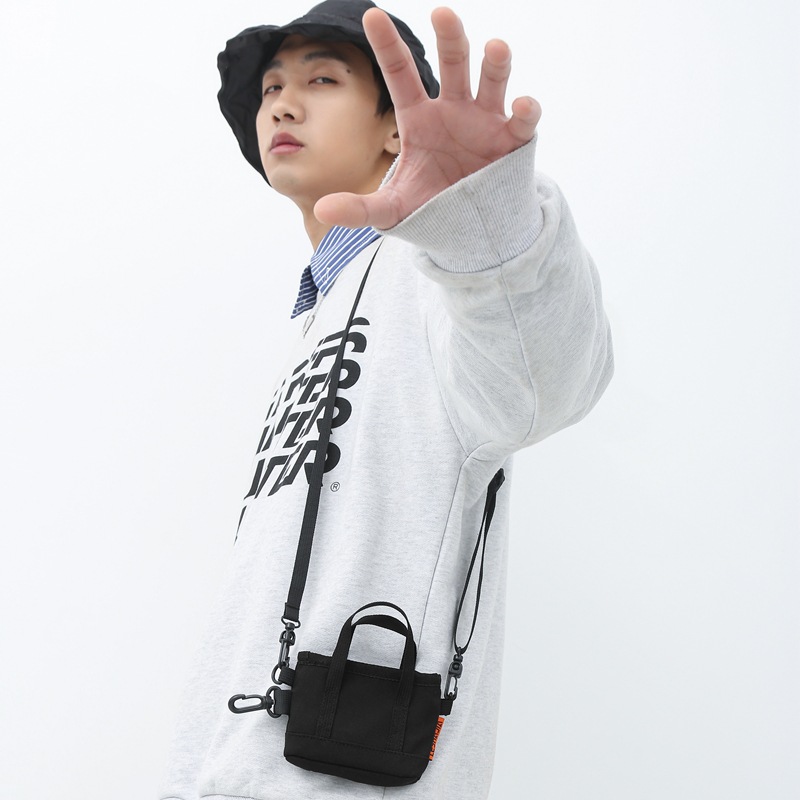 Small Satchel Men's Men's Mobile Phone Bag Lightweight Oblique Small Bag Boys 2023 New Shoulder Bag Women's Small Backpack