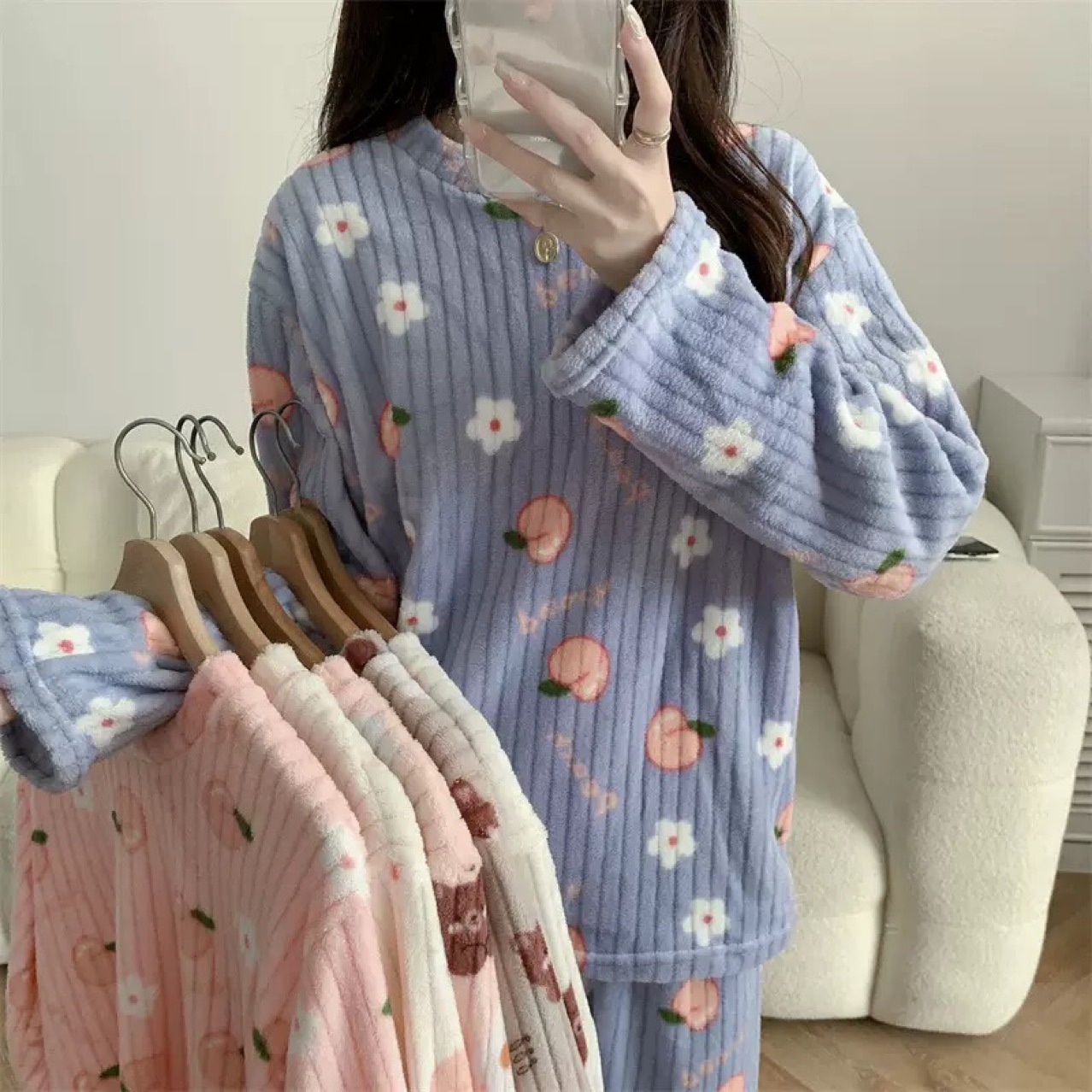 Autumn and winter warm peach suit bear printed coral fleece round neck pajamas fairy warm home wear two-piece set
