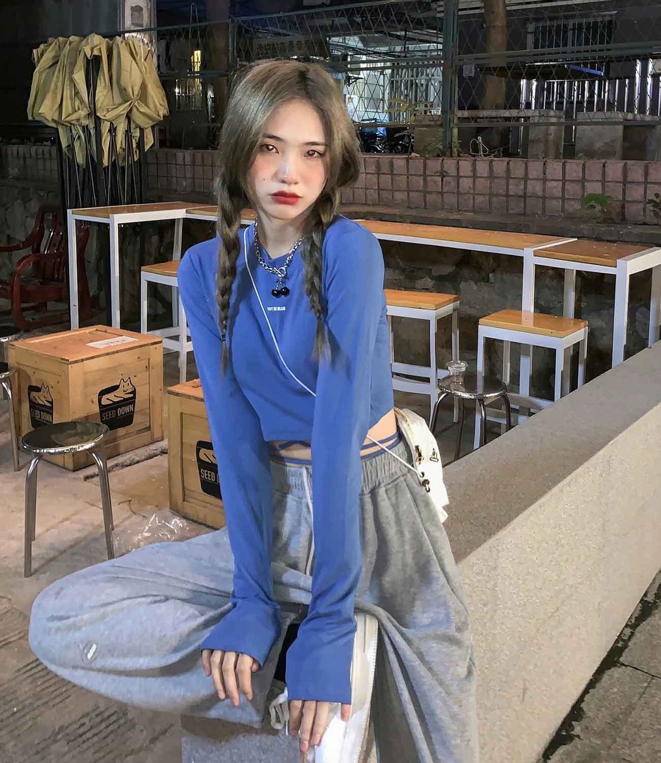 Strap Spice Girl Long-sleeved T-shirt Women's Spring and Autumn 2022 New Design Sense Short Top ins Trendy Navel-exposed Base Shirt