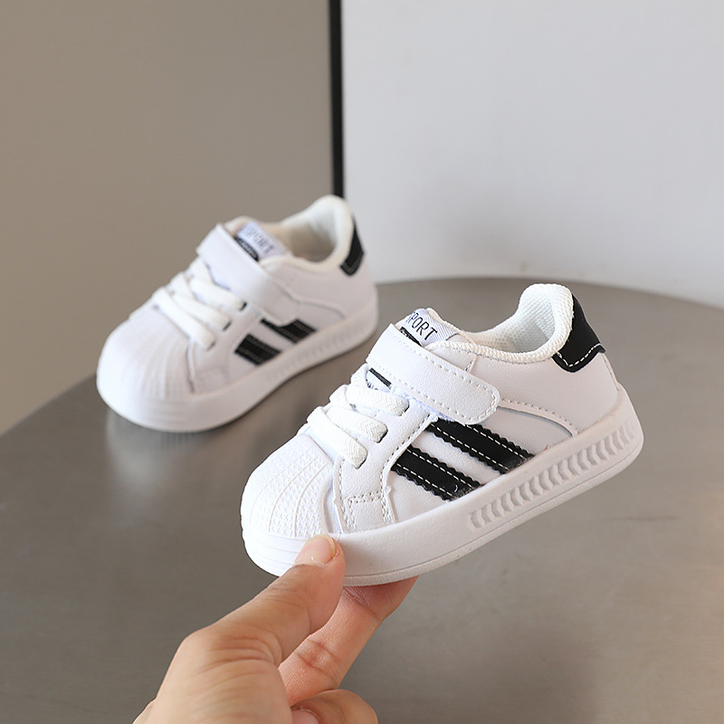 A generation of girls board shoes autumn sneakers boys baby shoes soft bottom baby toddler shoes non-slip white shoes