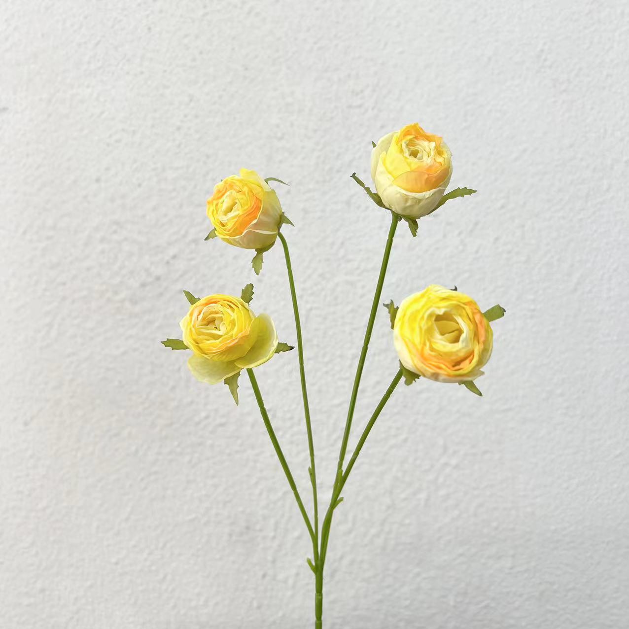 Yellow 4 small roses