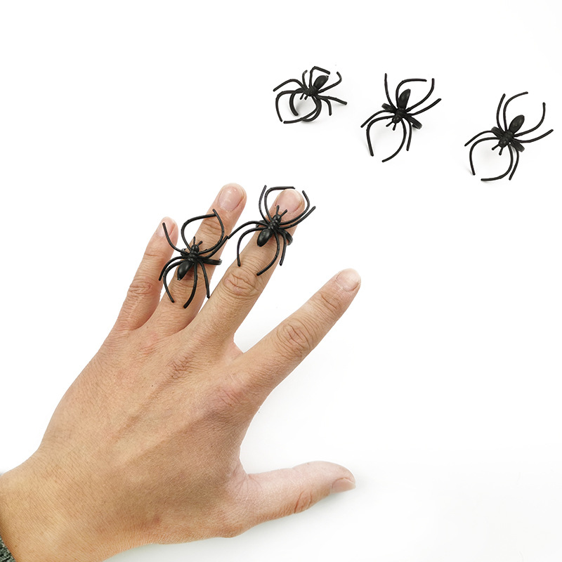 Halloween spider ring ghost festival dress up party props ghost festival simulation Spider plastic spider ring wholesale