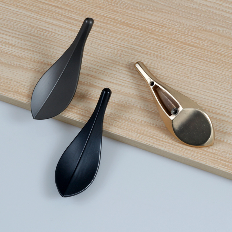 Factory wholesale solid zinc alloy handle light luxury personalized creative small handle Drawer Wardrobe hardware cabinet handle