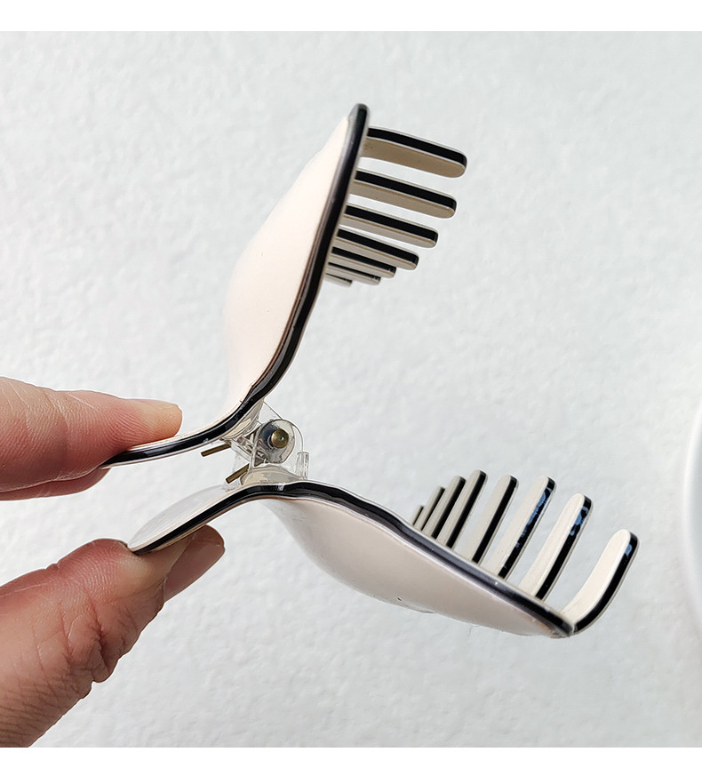 MINISO famous excellent products with Korean acrylic clip fresh girl geometric shape hairpin fashion clip_voghion.com