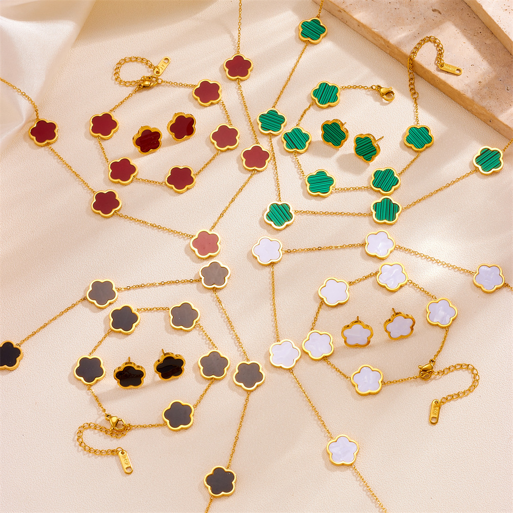 Stainless steel five-leaf flower suit titanium steel five-leaf earrings bracelet necklace wholesale five-leaf clover plum blossom necklace three-piece set