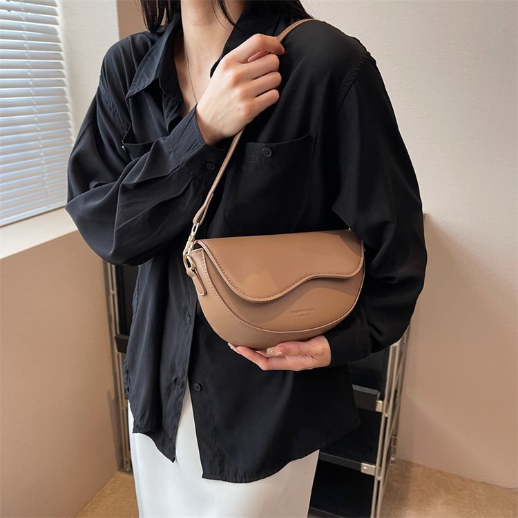 クロスボーダーの女性バッグ2023新型シングルショルダーの女性バッグファッションの小さい方のカバンネットの赤い幅の肩ベルトの生放送のお金の小銭入れ|undefined