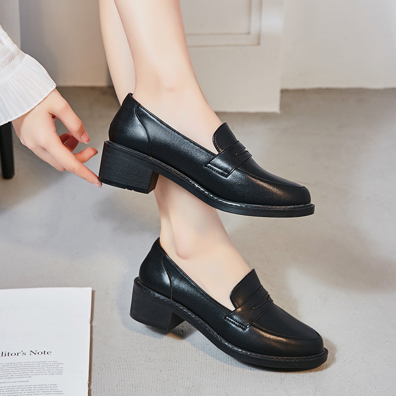 Small leather shoes for women British 2022 new spring and autumn thick heel medium heel soft leather black loafers versatile shoes