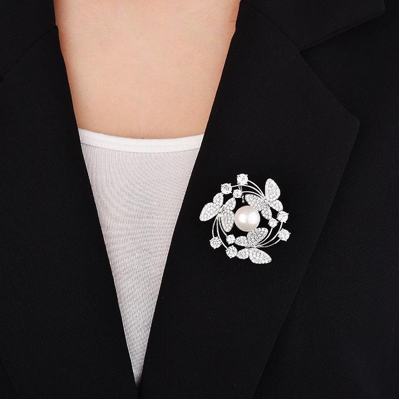 Korean style Pearl Rhinestone butterfly Garland brooch elegant all-match coat suit high sense brooch accessories jewelry