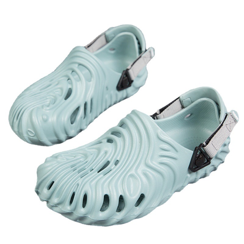 Fashion summer new casual men's excrement feeling baotou eva beach sandals men's summer hole shoes spot wholesale