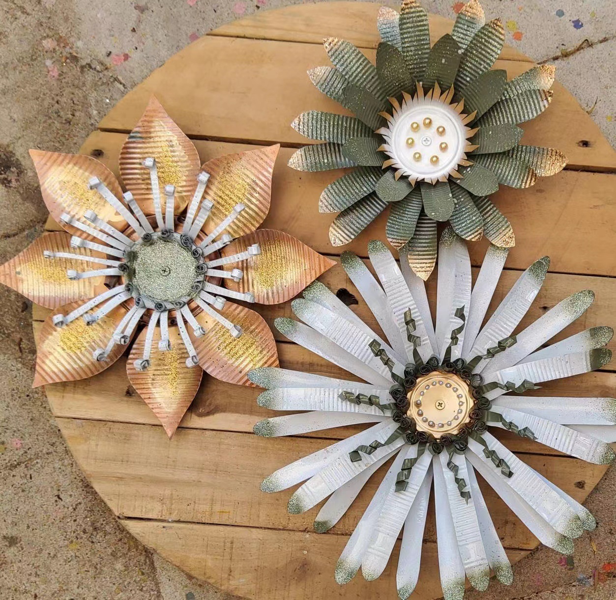 Cross-border explosions wrought iron flower wall decoration plant outdoor garden interior decorations Garden jewelry wrought iron crafts