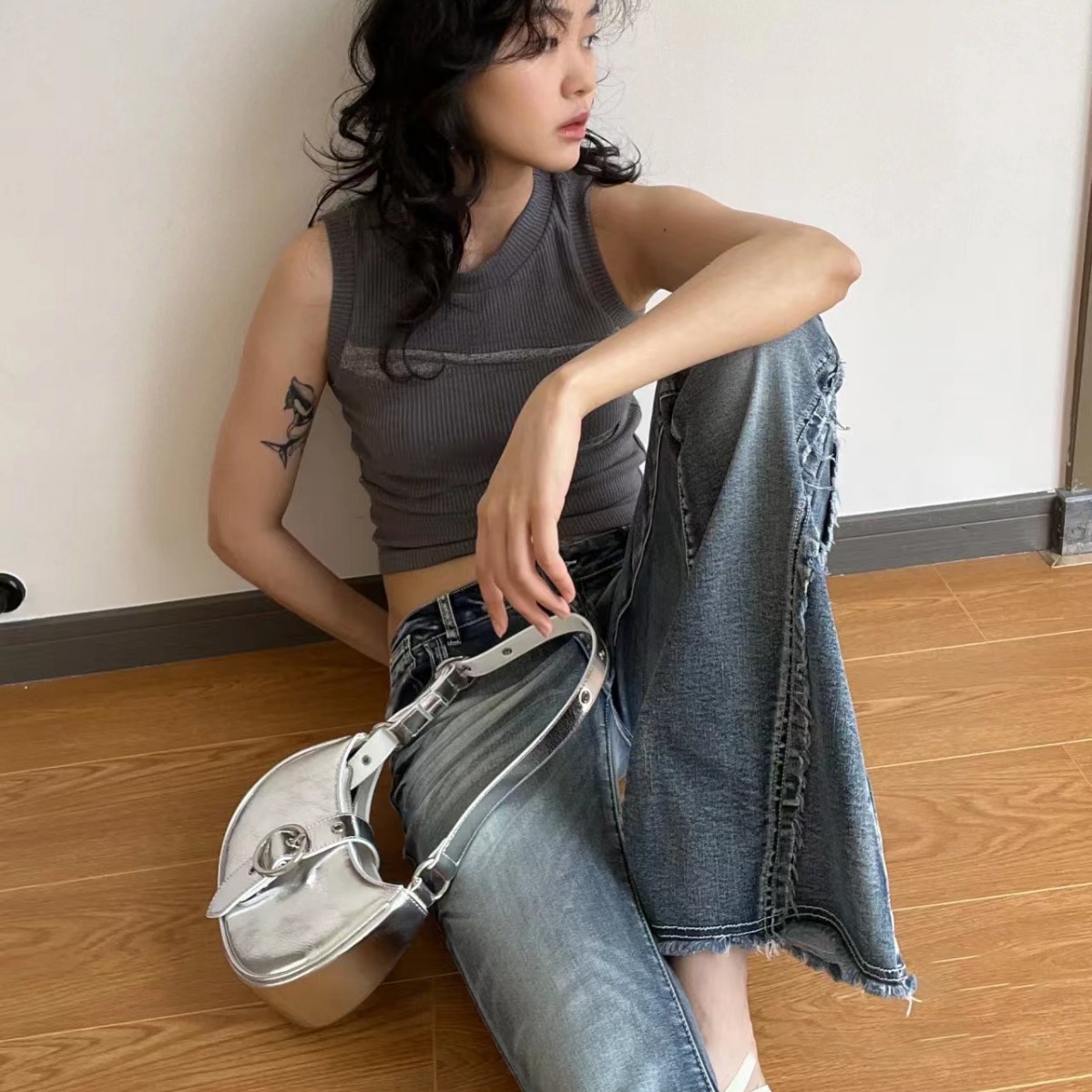 Vintage Motorcycle Saddle Bag Women's 2025 New Texturized silver Niche Design Fashionable Underarm Shoulder Crossbody Bag