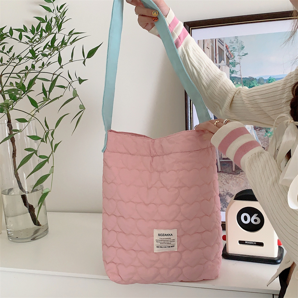 38241 ins new contrast color shoulder bag student female practical large capacity mummy bag quilted shoulder bag female_voghion.com