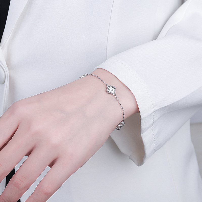 S925銀莫桑ドリル四葉草ブレスレット莫桑石シンプル女性ブレスレット震え音速手生放送メーカー直販|undefined