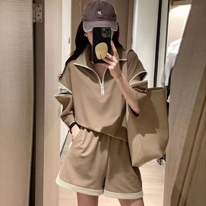 Fashion Casual Sports Suit Women's European Station Spring and Summer New Zipper Lapel Wide Leg Shorts Design Sense Two-piece Fashionable Suit