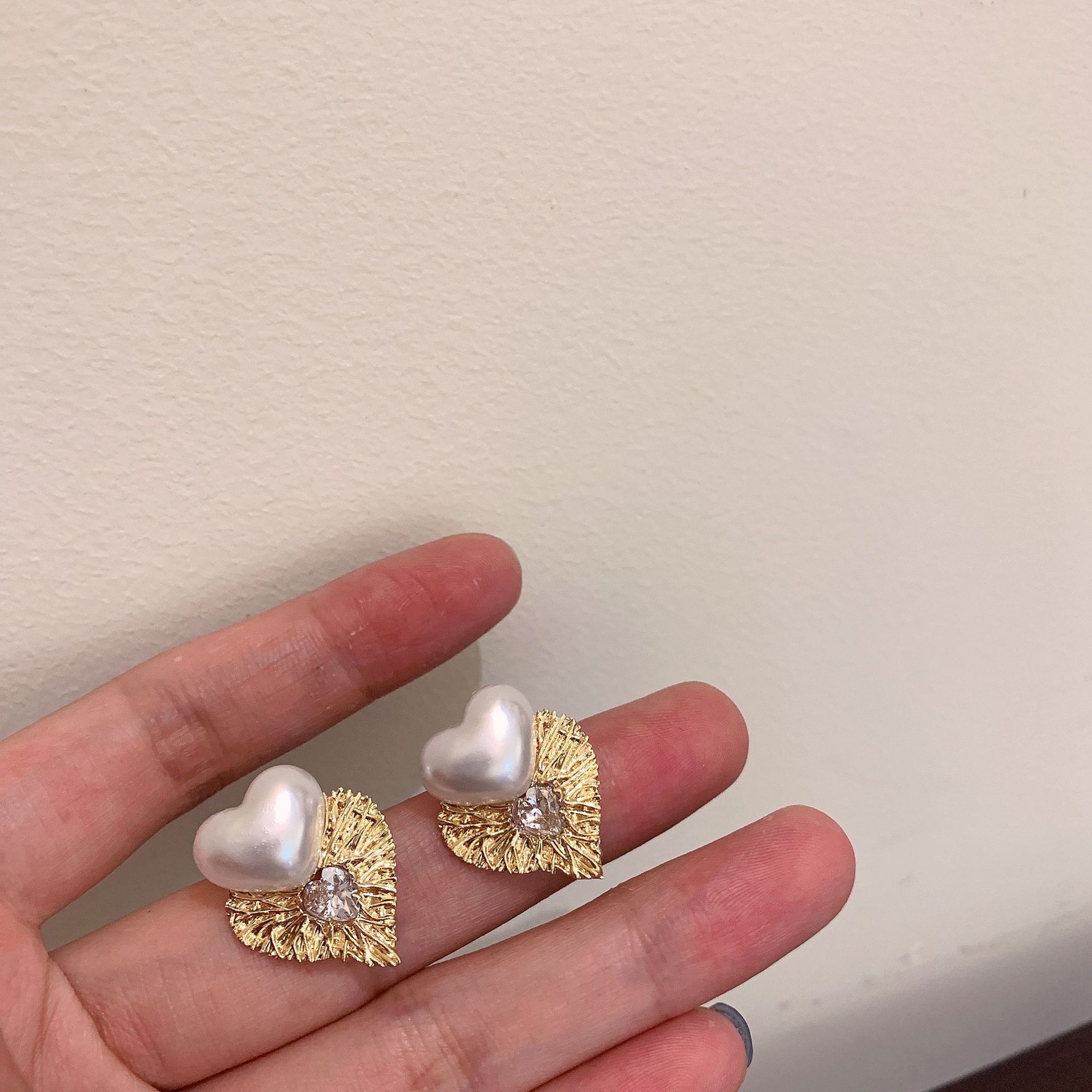 韓國新款炫彩愛心珍珠耳環精緻心形設計感耳釘甜美氣質時尚耳飾女