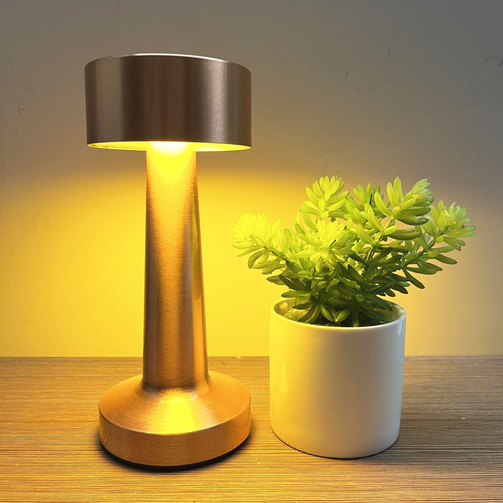 Retro metal table lamp bar charging table lamp coffee shop atmosphere lamp USB charging touch bar lamp dumbbell lamp
