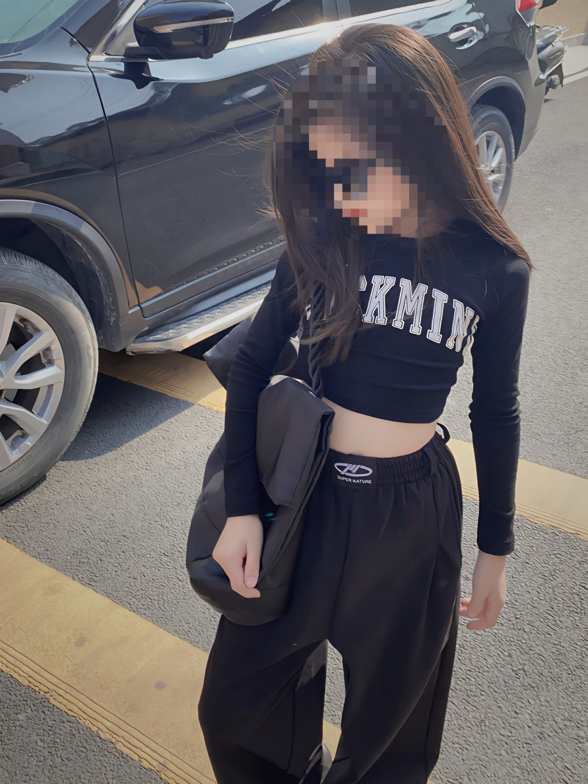 女童長袖T恤短款兒童2023春秋上衣百搭字母打底衫潮T恤0208A025