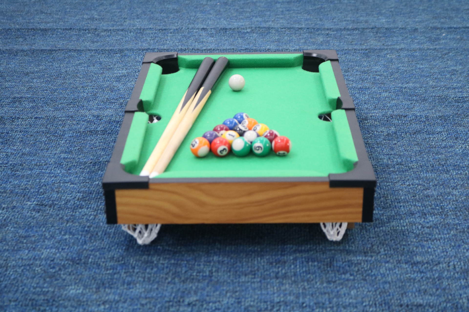 Dynamic health factory direct selling children's billiard table mini children's pool table parent-child interaction cross-border hot selling