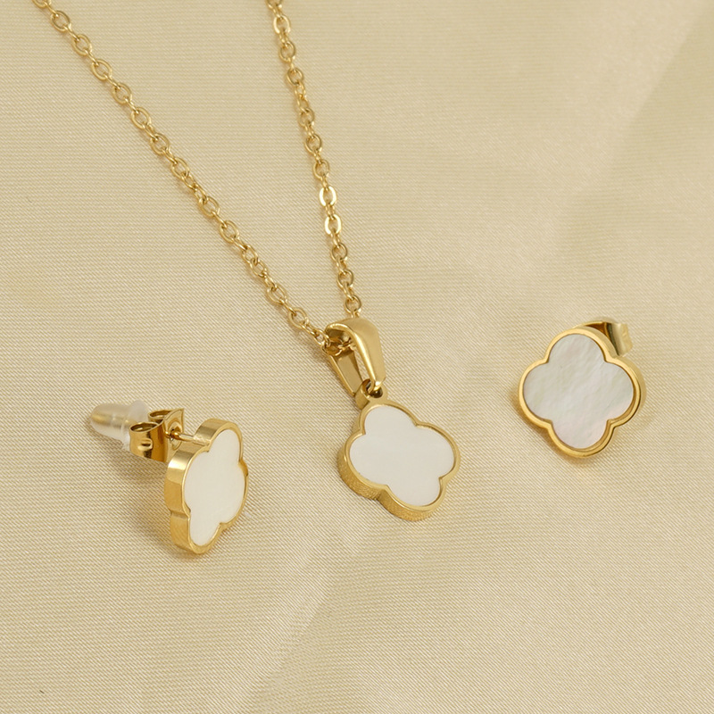 Cross-border 18K stainless steel four-leaf clover set Western European gold titanium steel shell necklace earrings wholesale