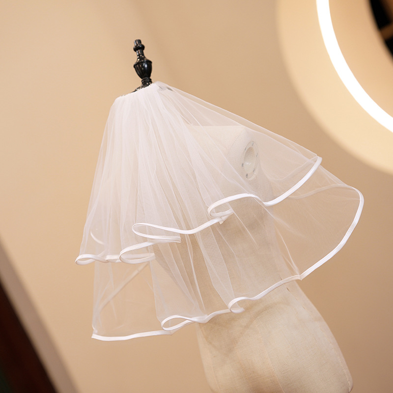 2022 New Children's Short Satin Edge Small Veil Bride Wedding Registration Wedding Dress Studio Simple Small Veil