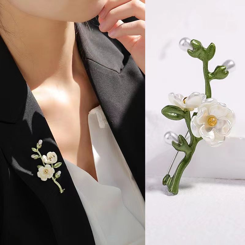 Factory wholesale retro corsage literature and art model bamboo buckle bamboo green brooch green bamboo cardigan buckle scarf pin