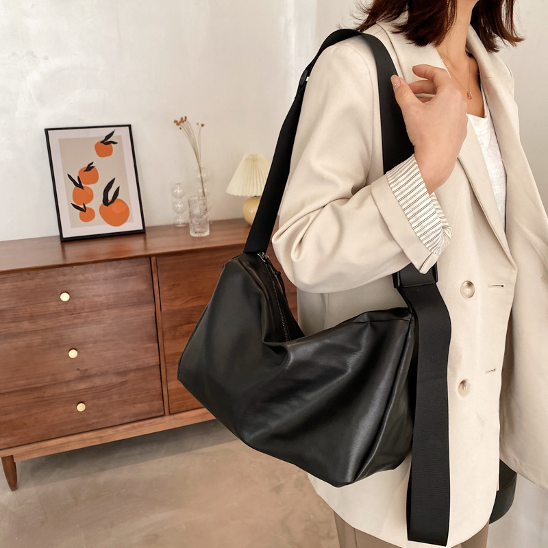 Large Capacity Shoulder Bag PU Female Student All-match Crossbody Bag Commuter Bag Japanese Retro Style Messenger Bag Large Bag