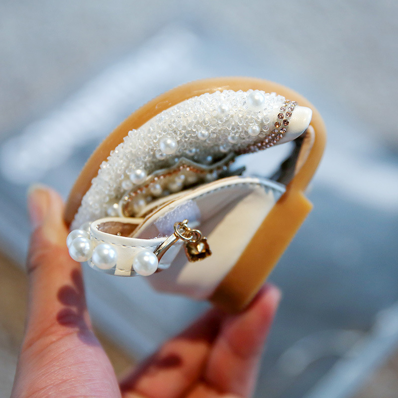 Girls' sandals summer 2022 new spring and autumn single-layer shoes Pearl soft bottom princess shoes little girl children crystal shoes