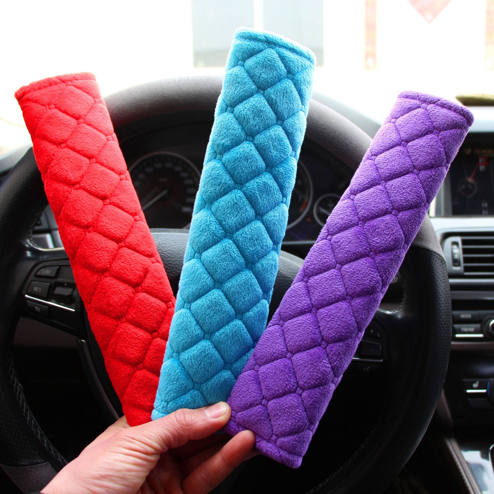 Cross-border car supplies safety belt shoulder protective cover plush car shoulder protective cover embroidered shoulder protective cover four seasons universal wholesale