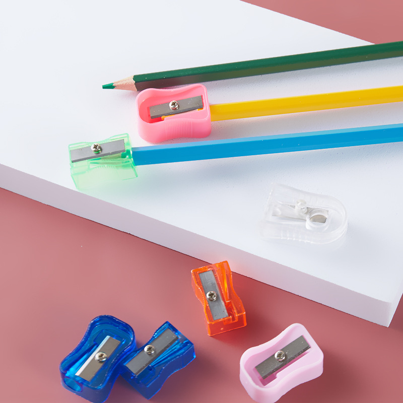 Small pencil sharpener plastic square pencil sharpener single hole children Primary School cartoon pencil sharpener manual pencil sharpener wholesale