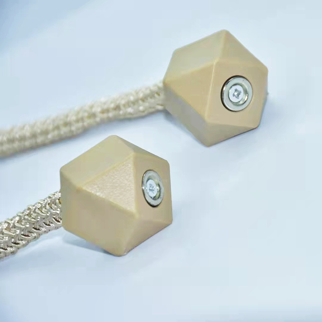 Factory wholesale run a pair of Rubik's cube magnetic buckle non-perforated curtain buckle binding rope accessories buckle curtain strap