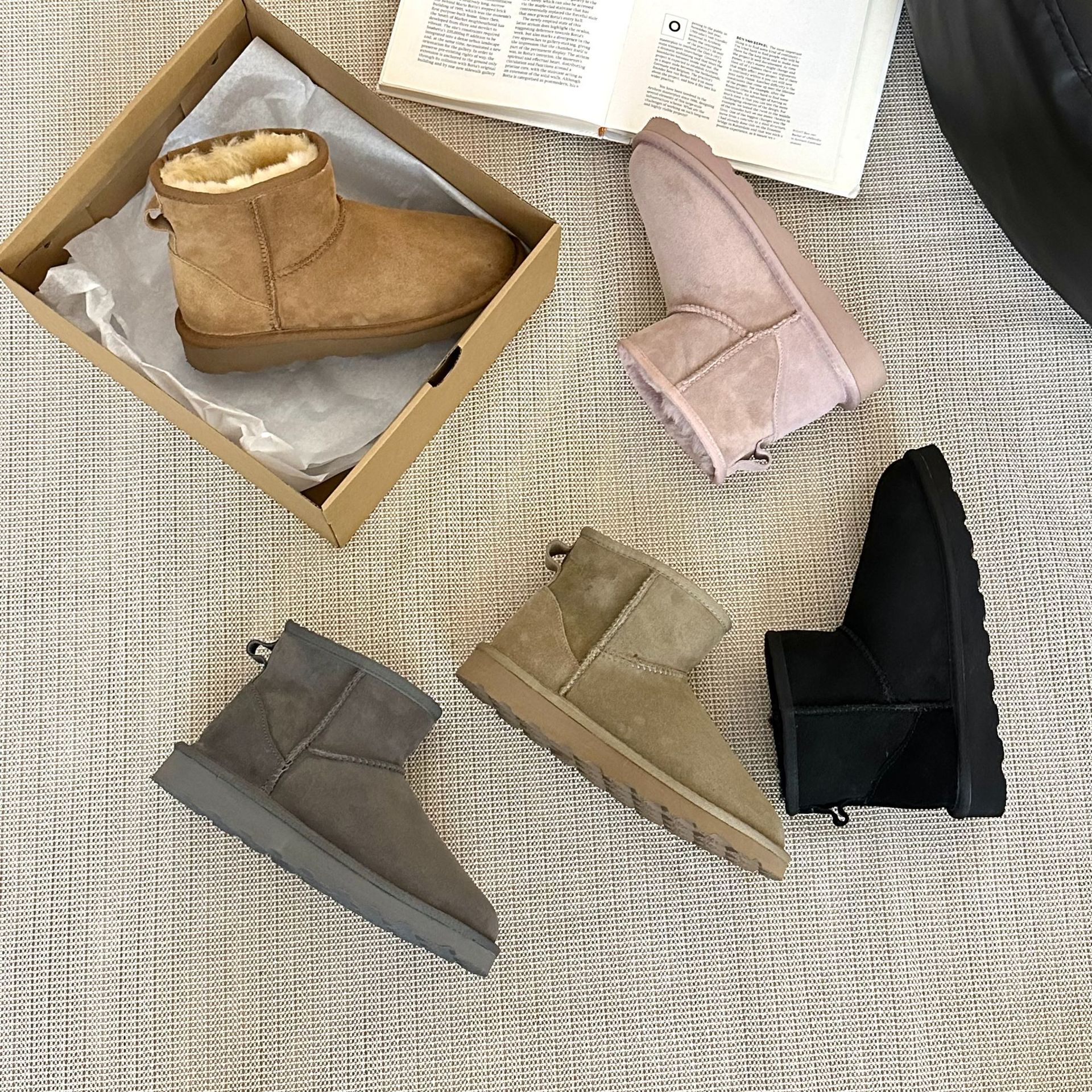 Henan Sangpo sheepskin fur integrated short snow boots Women's men's sleeve non-slip warm comfortable fashionable all-match cotton shoes