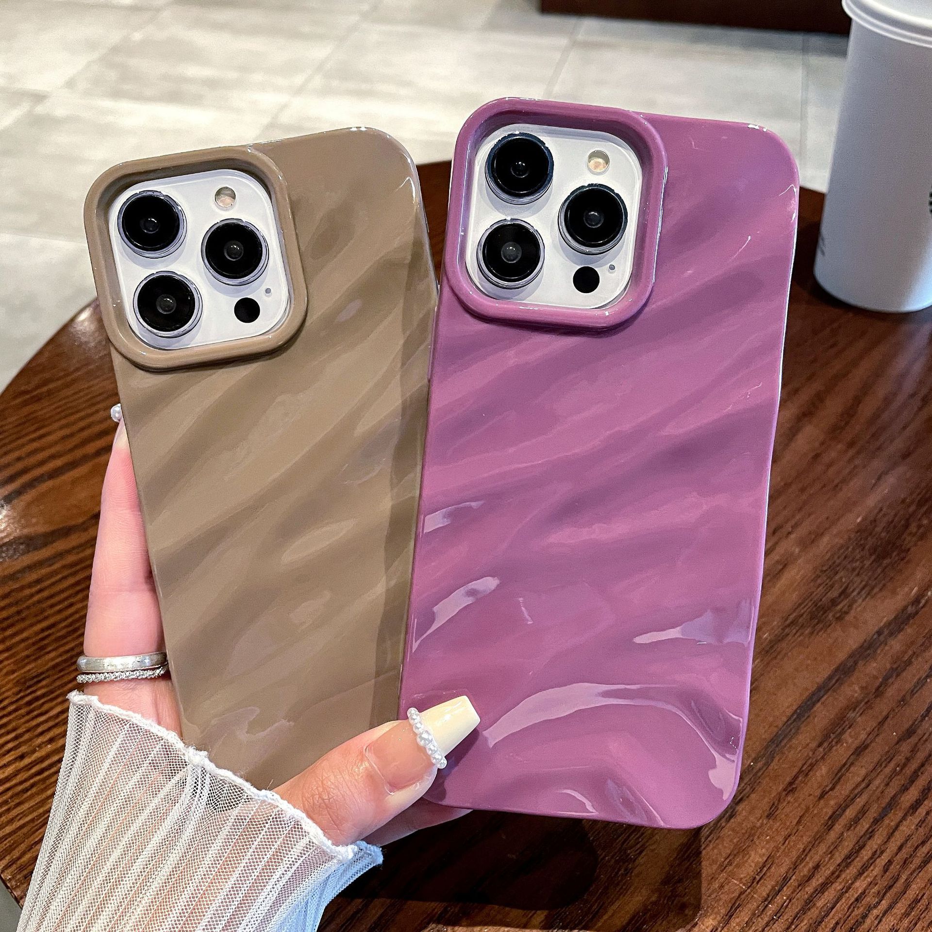 實色波浪紋立體褶皺保護套適用iphone15promax蘋果1432XR78手機殼