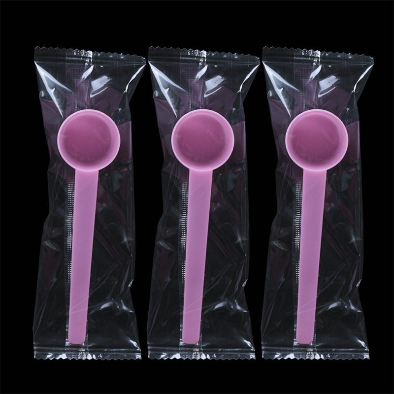 Separate packaging 5G measuring spoon 5g plastic spoon flat bottom powder liquid measuring spoon mask spoon with scale three colors