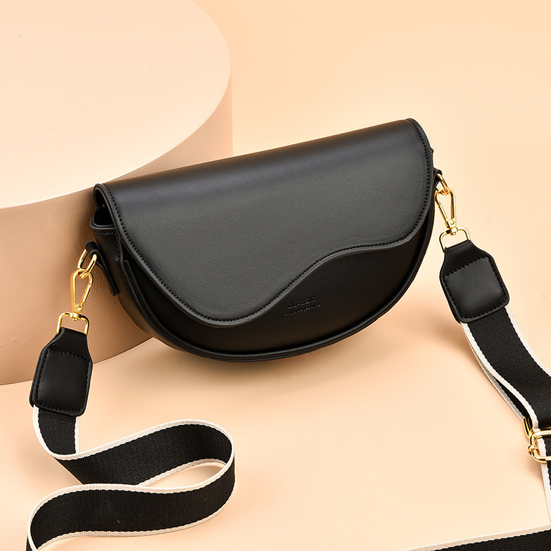 Niche Light Luxury Women's Bag 2023 Autumn and Winter New Fashionable Underarm Saddle Bag Korean Style Simple Casual Shoulder Crossbody Bag