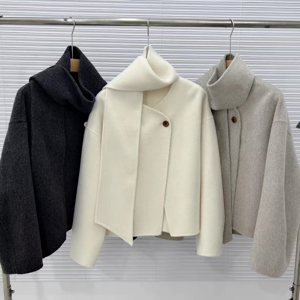 23 autumn and winter New scarf collar short double-sided cashmere coat women's small round neck Weibo wool coat_voghion.com