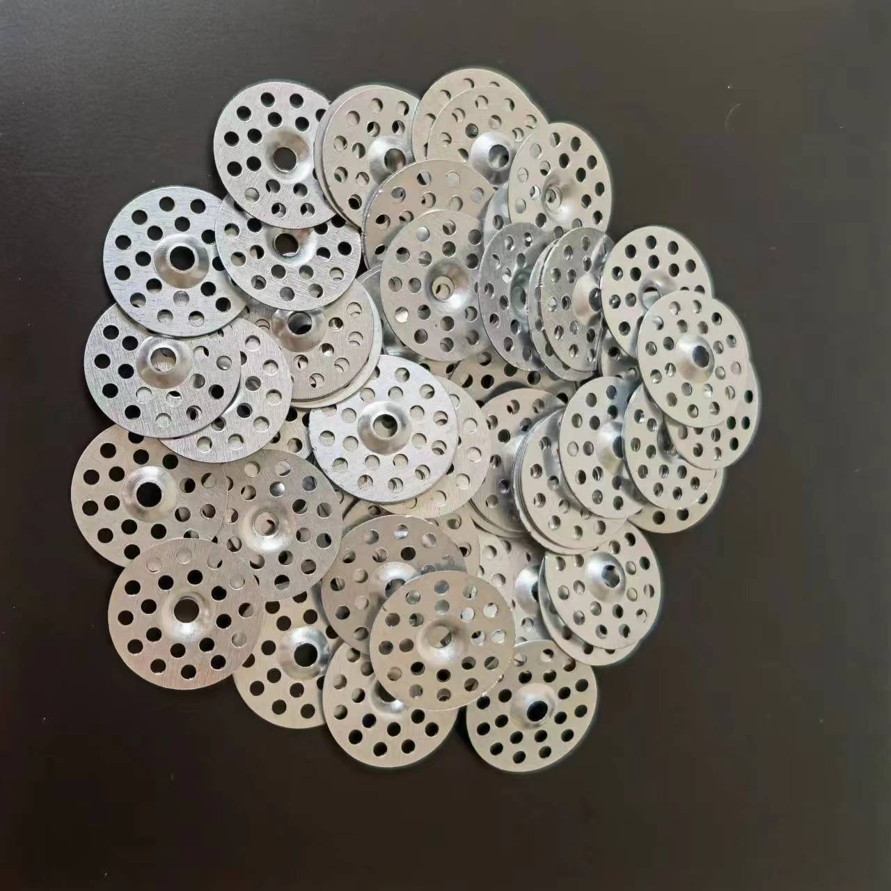 Factory supply insulation nail gasket gypsum board sticky piece butterfly-shaped six-hole four-thorn fixed insulation piece background wall lock piece
