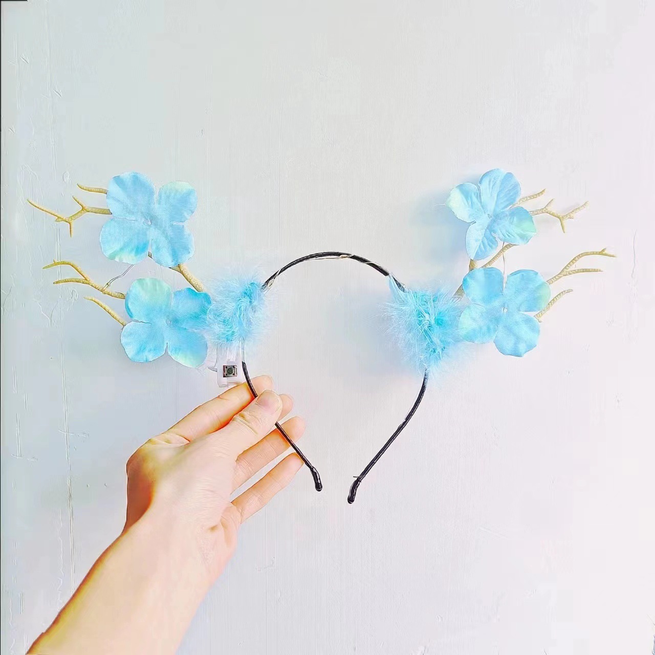 Stall New luminous headband large plum feather antler hair accessories Christmas headband stall luminous toys wholesale
