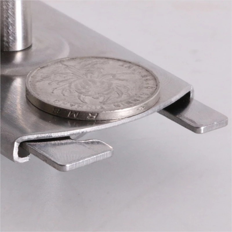 Manufacturer stainless steel bottle opener multi-functional labor-saving twist lid device adjustable can opener kitchen practical gadget