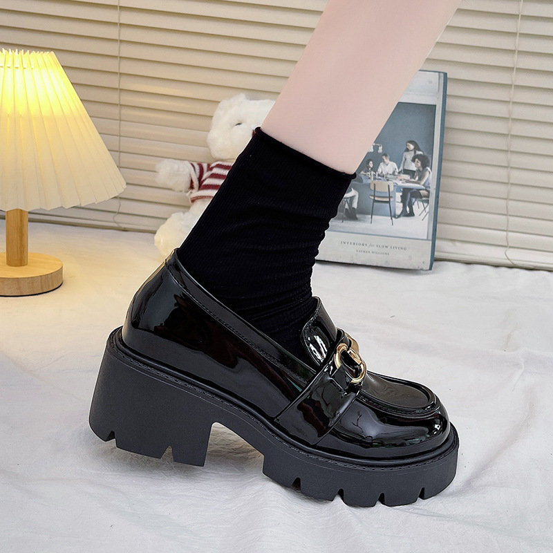 Thick bottom small leather shoes women's autumn 2023 new single shoes British style chain jk College women's uniform loafers