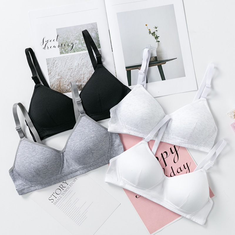 Young girl's small breast development period junior high school students Senior High School students cotton underwear without steel ring zero bondage thin bra