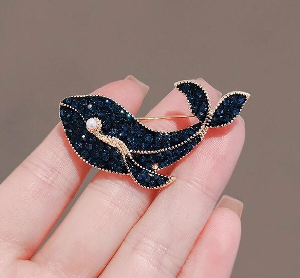 New dolphin brooch cross-border exclusive corsage high-end design sense niche brooch animal cute European and American style